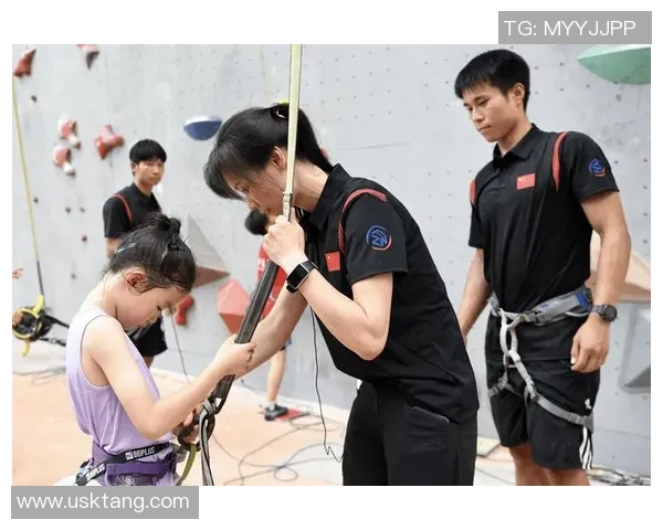 深圳攀岩队的灵活性揭秘与挑战之旅攀登梦想的巅峰